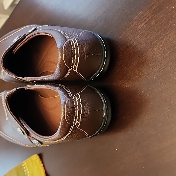 Clarks Ashland Lane Q Ultimate Comfort Size 8 M Womens Red Wood Slip-on Brown - Picture 4 of 7